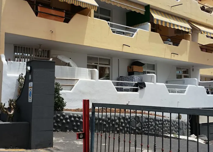 Апартаменти Marina Palace Paraiso *