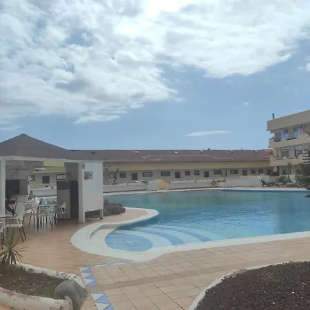 Marina Palace Paraiso * 아데제